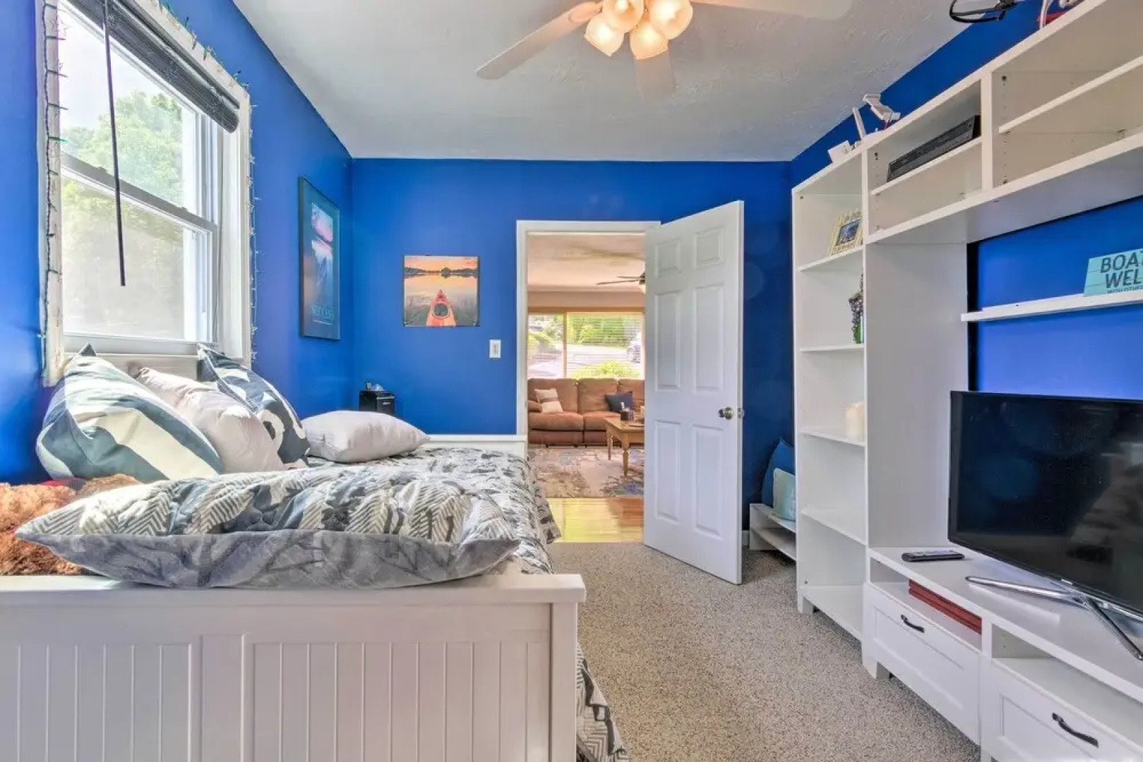 'paradise Lakehouse' in Hickory w/ Dock & Views!