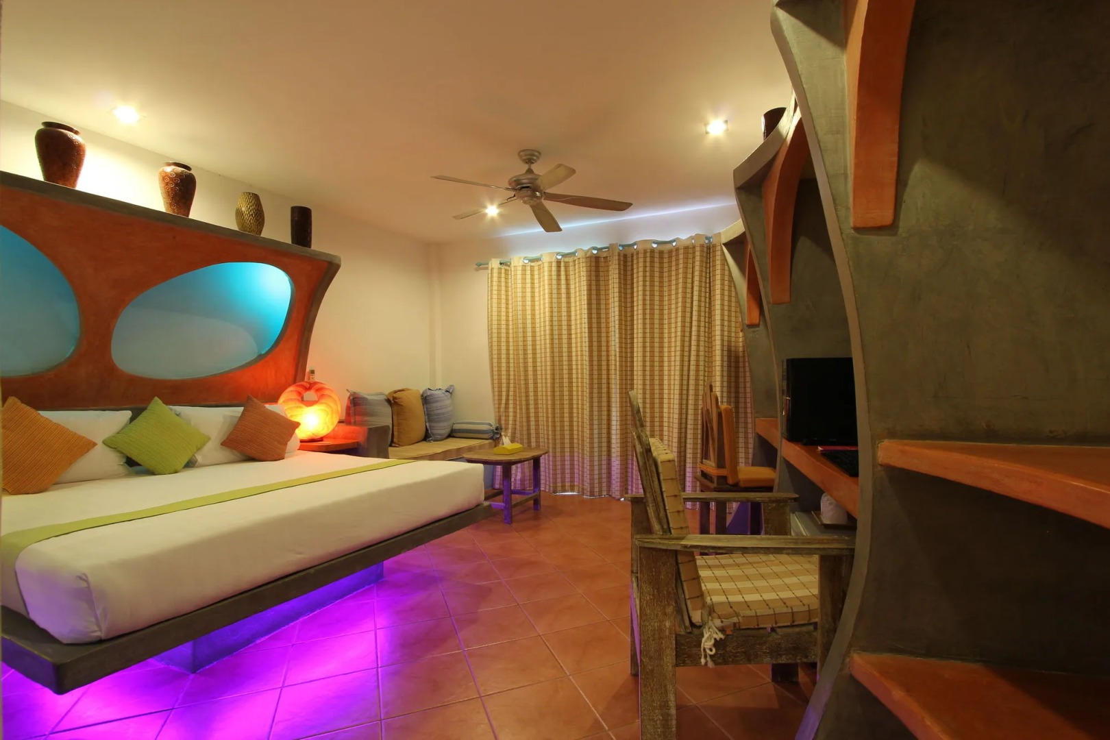 Pandora Lifestyle Hotel