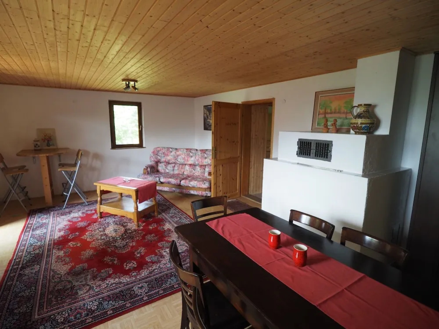 Apartments and Rooms Sara Latin