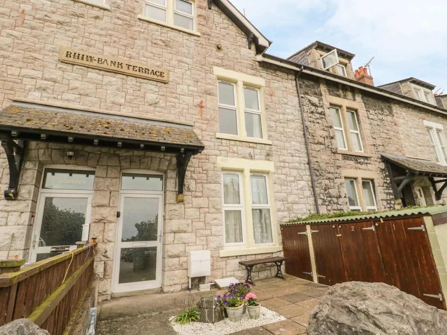 Flat 2 - 9 Rhiw Bank Terrace