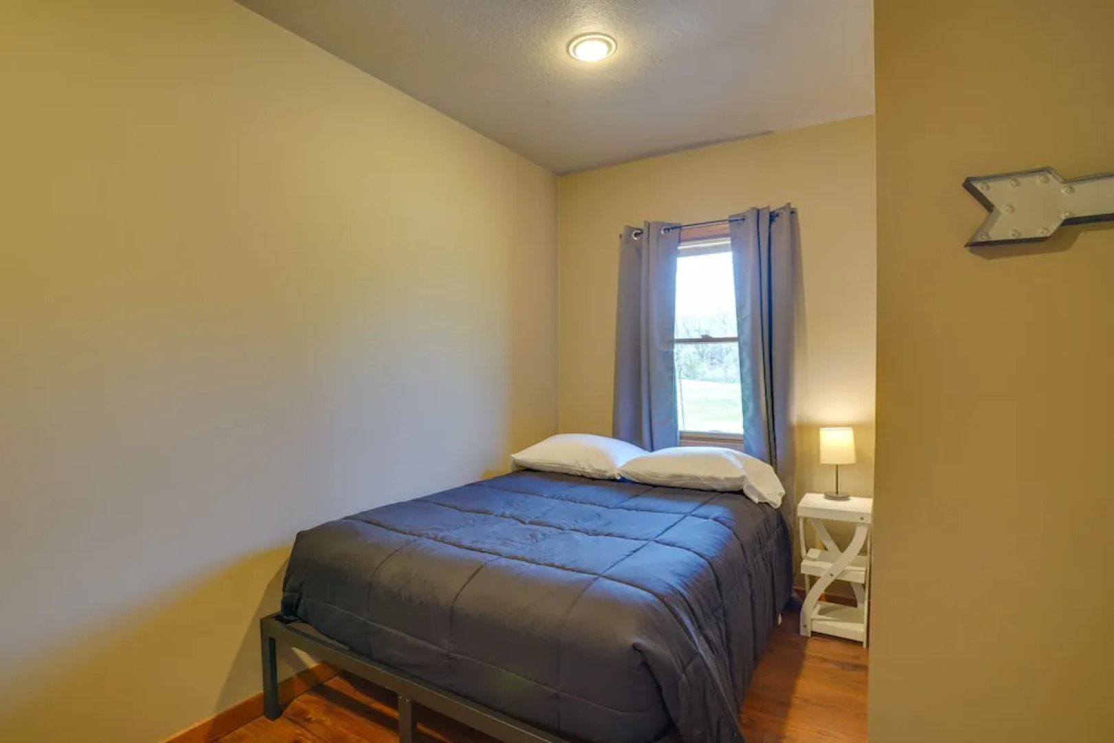 Expansive Retreat on 5 Acres in Shakopee!