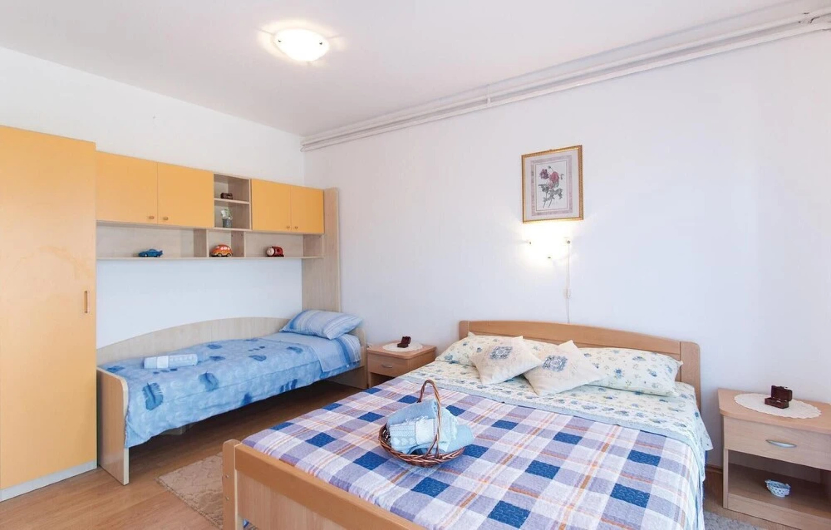 Beautiful Home in Divsici With Wifi and 1 Bedrooms