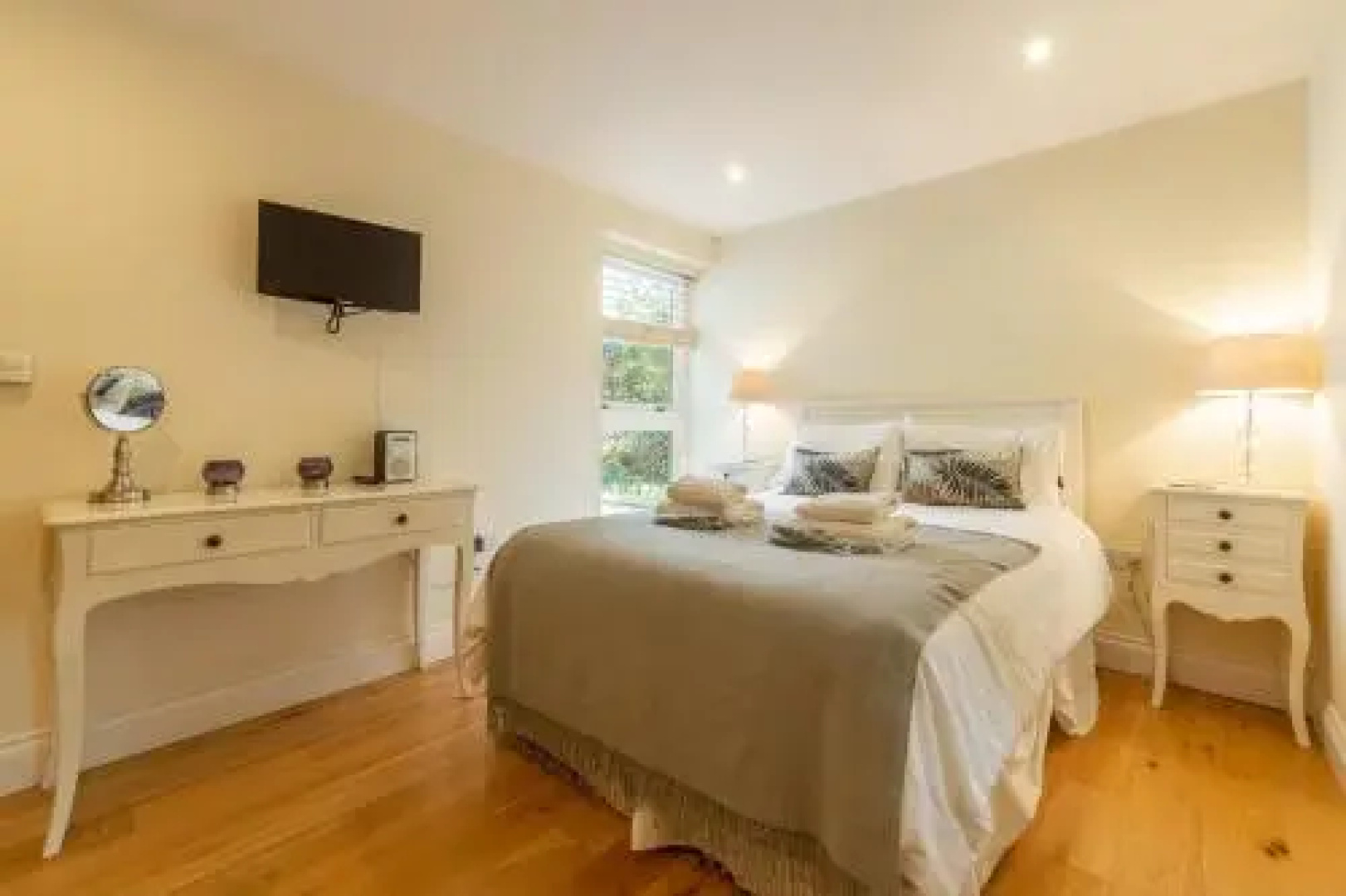 6 Sandy Lane