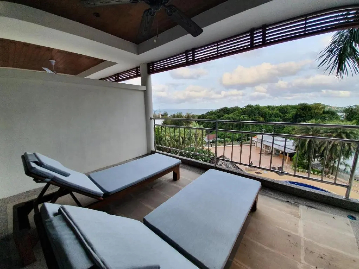 Spacious apartment with Ocean view in Panwa
