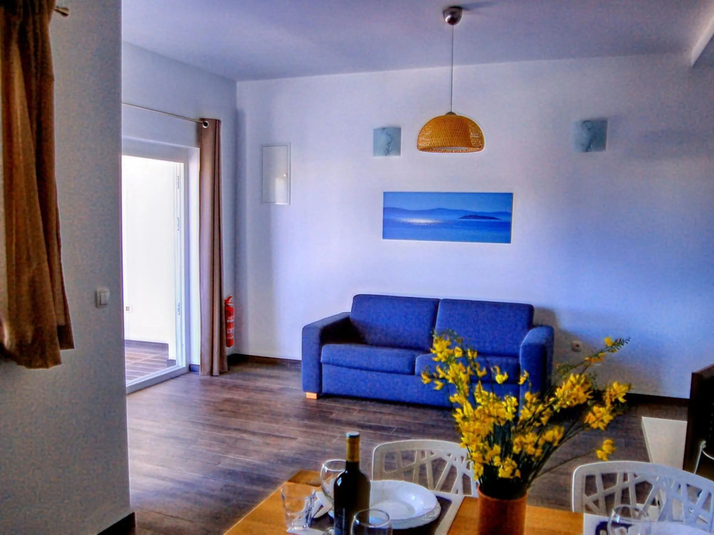 Nice apartment with roofed terrace , 100 m distant from the sea !