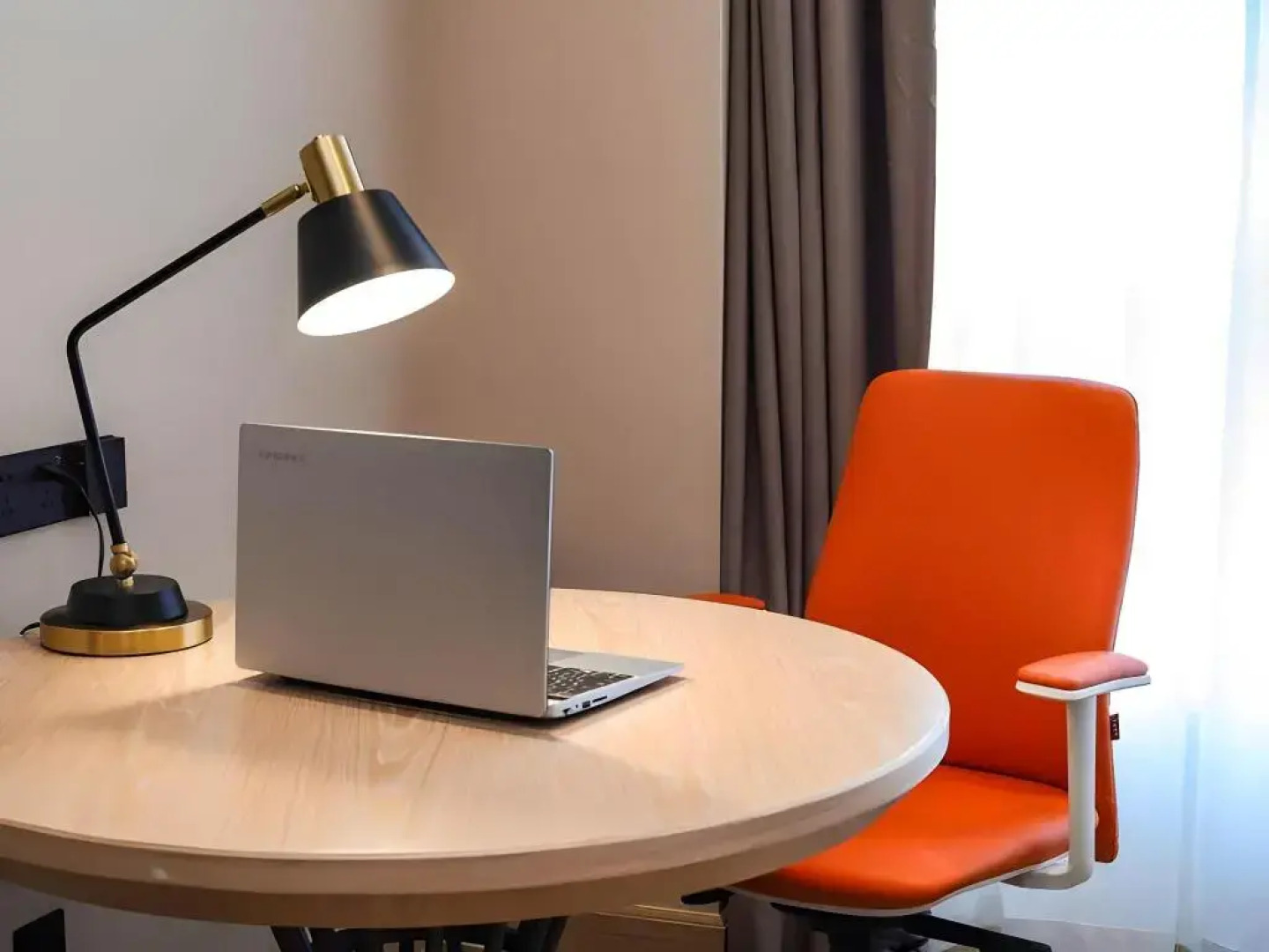 Vienna International Hotel (Luyi Passenger West Station)