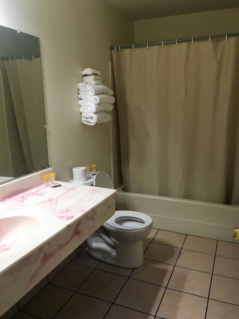 Mission Motel Lynwood - 59 and up.