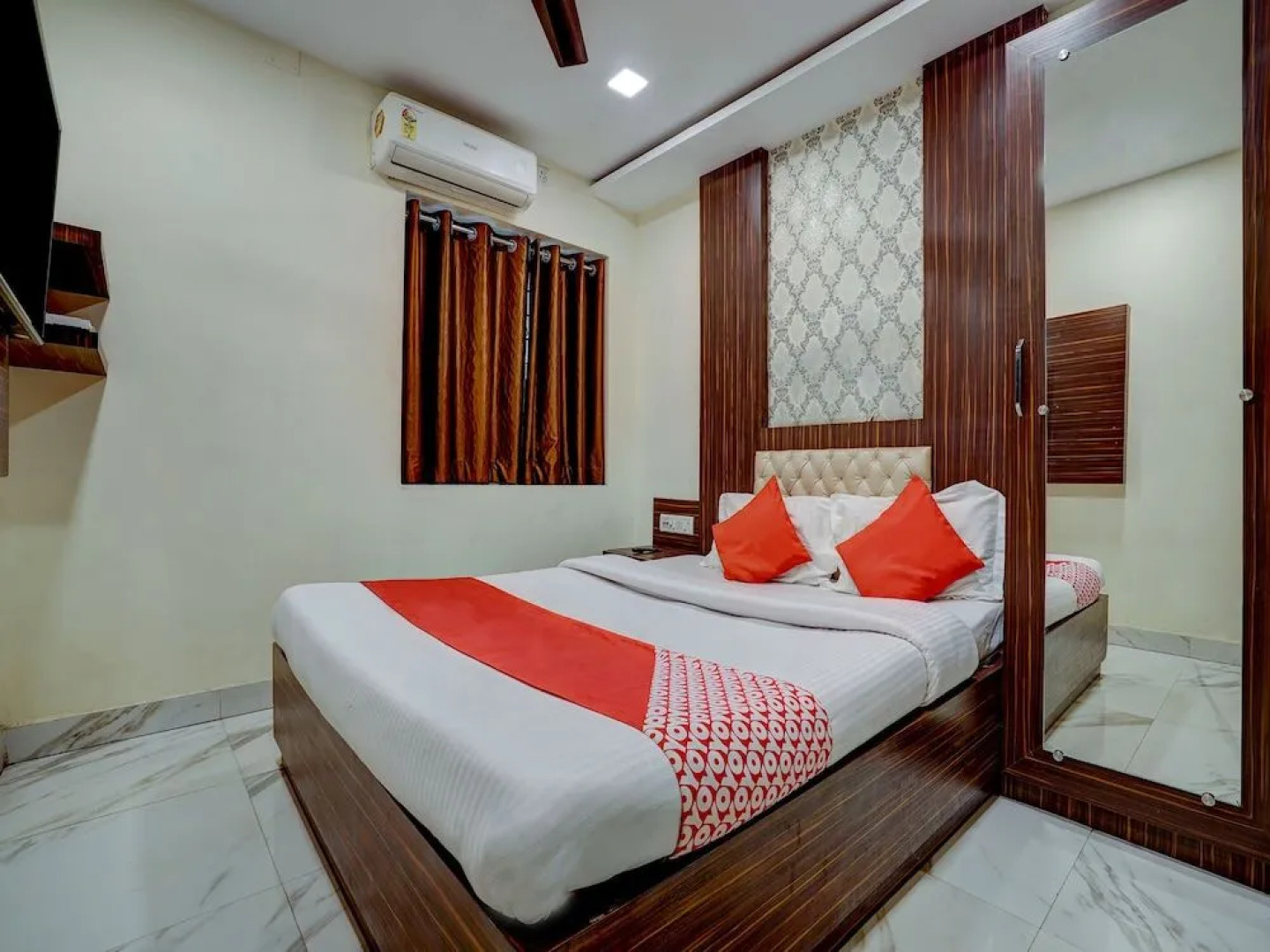 OYO 27630 Capital Residency