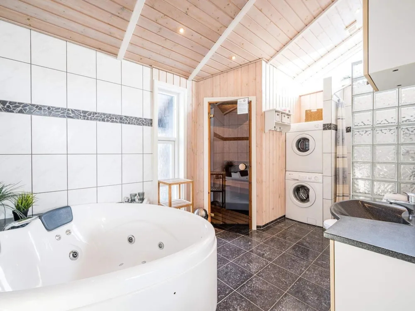 6 Person Holiday Home in Tarm