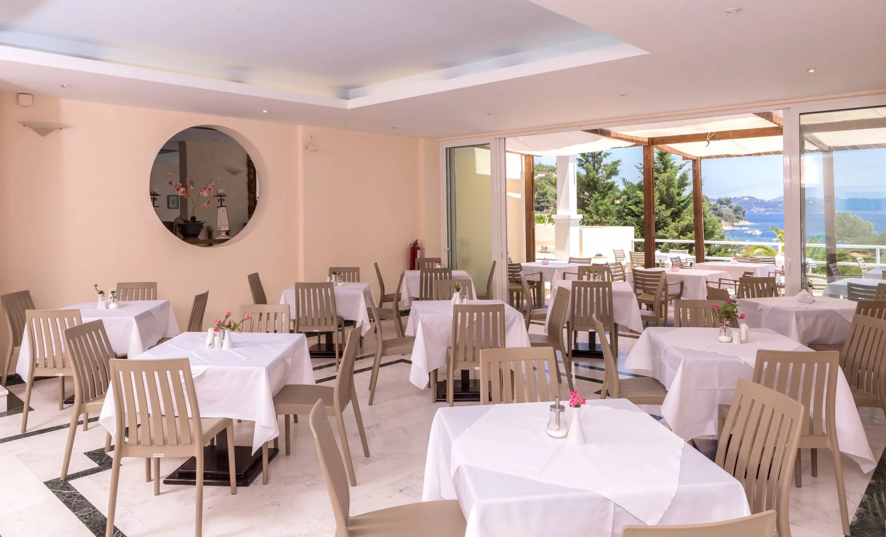 Kanapitsa Mare Hotel