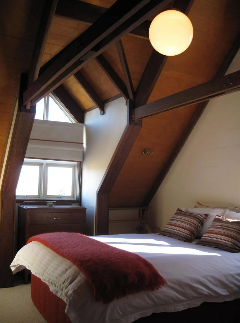 Vineyard Cottages & Cafe