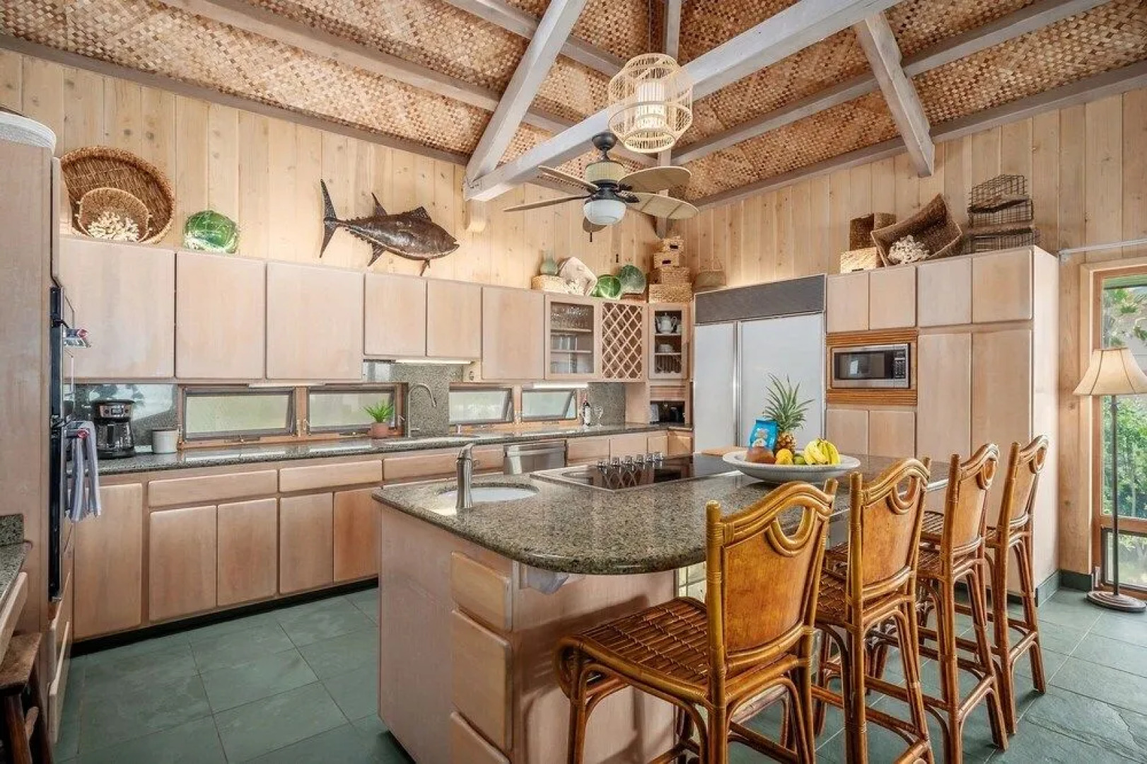 Niulani Lanikai - Kauai Beach House 4 Bedroom Home by RedAwning