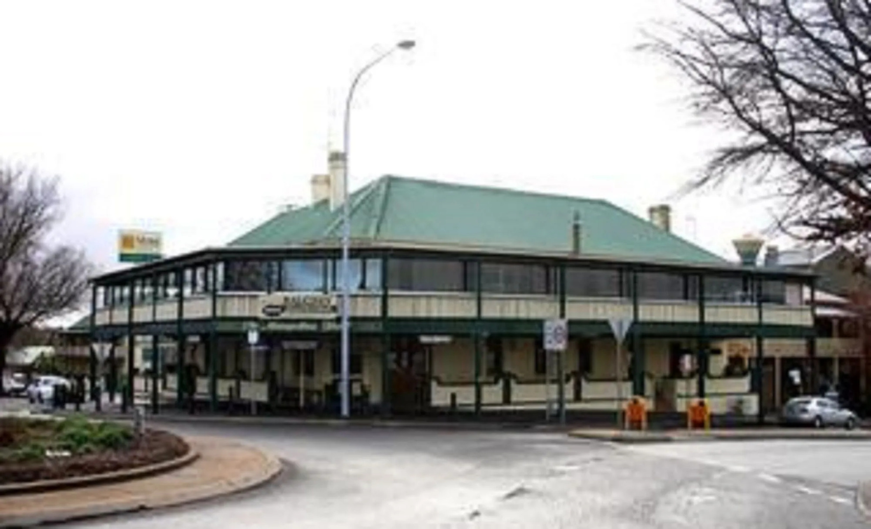 Town Square Motel