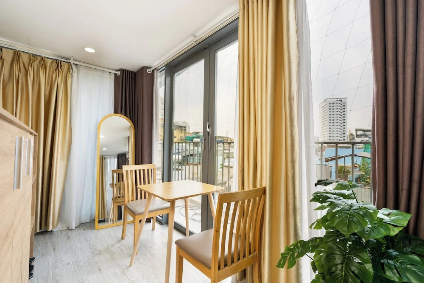 Ekomo Home 102 - Central Saigon