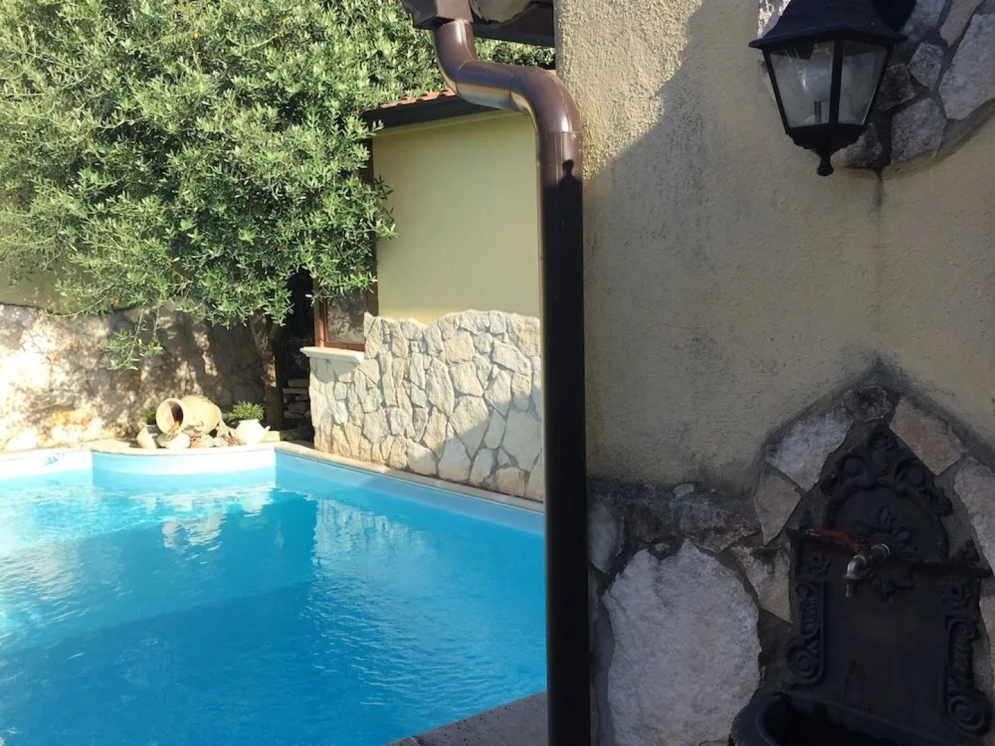 Lavish Holiday Home in Napoli With Swimming Pool