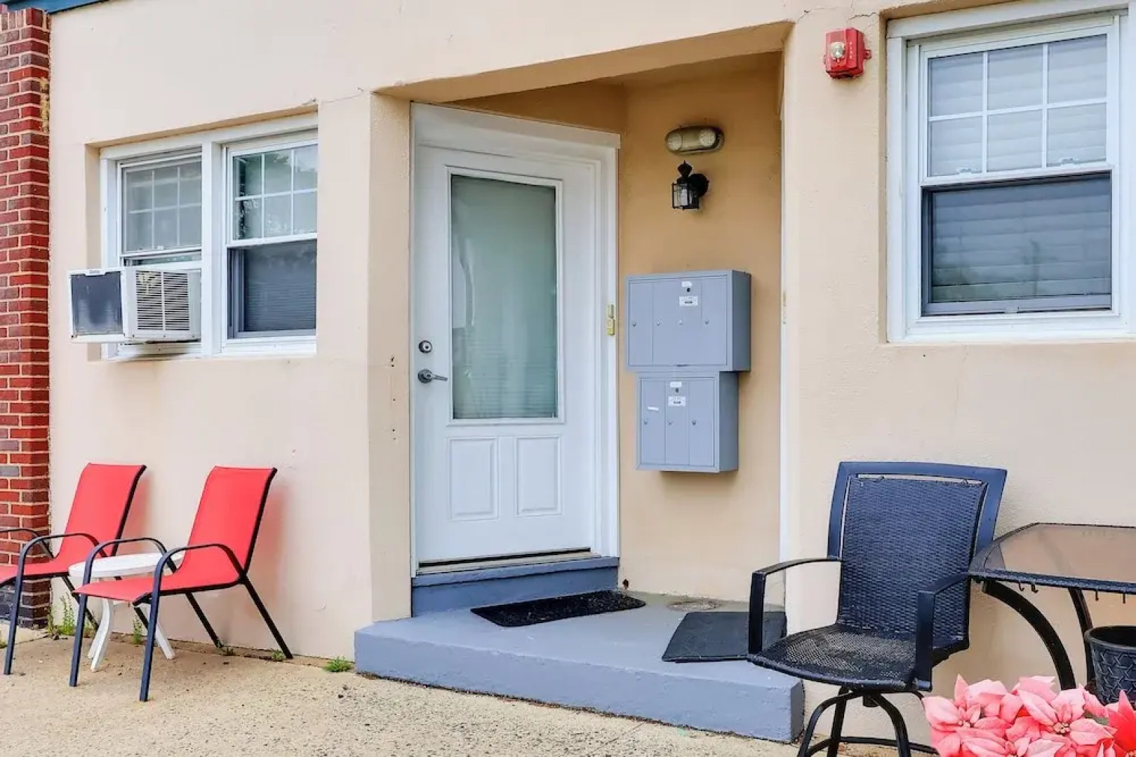 Walk to Downtown & Beach: Ocean Grove Apartment!