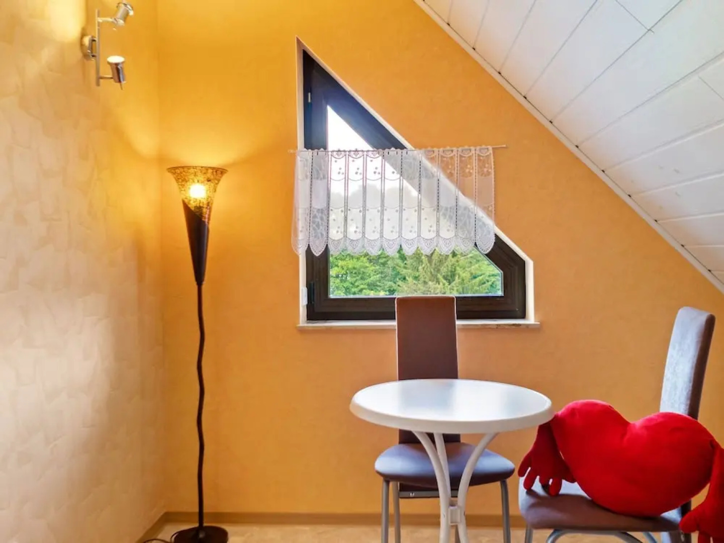 Garden View Apartment in Erzgebirge near Forest