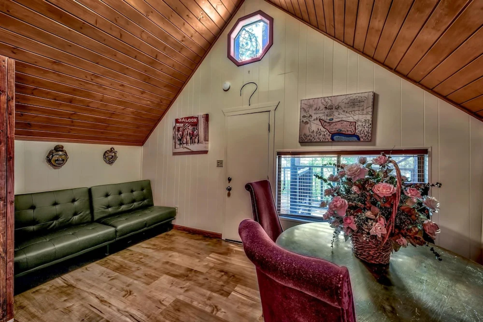 Mv49 Lake Tahoe a Block From the Caverock Beach