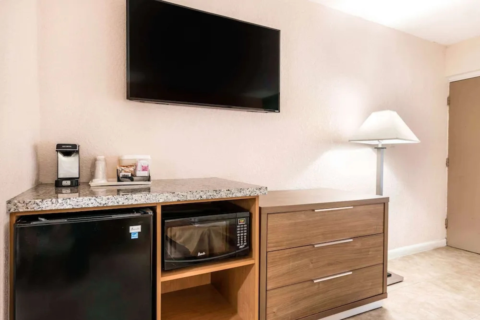 Rodeway Inn & Suites Fll Airport - Cruise Port