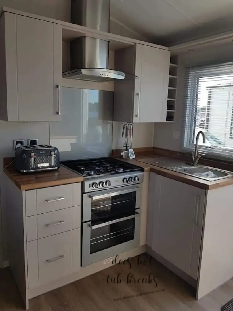 Lakeside Hot tub Holiday Tattershall Lakes