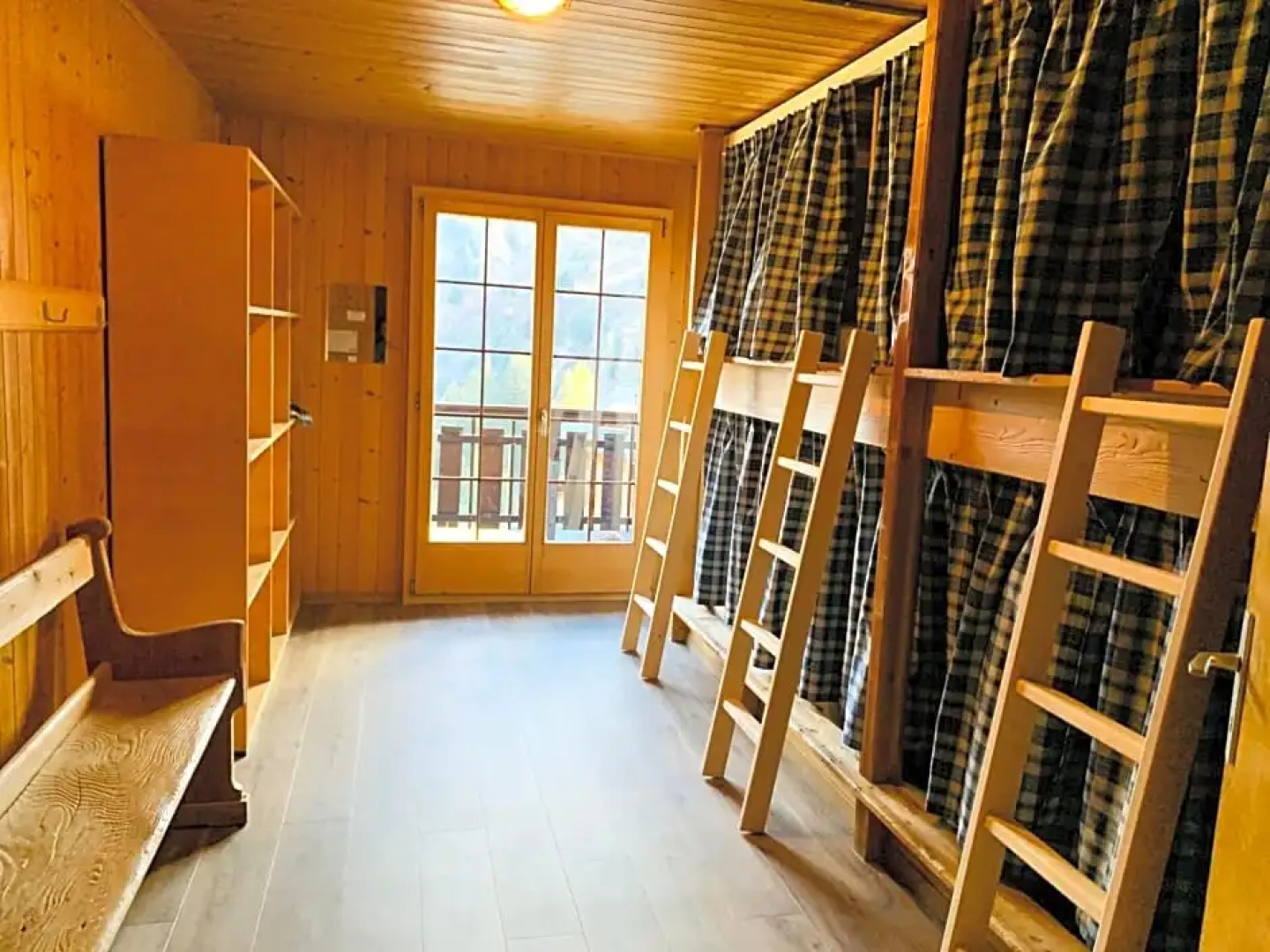 Freeride Hostel & Bar lounge