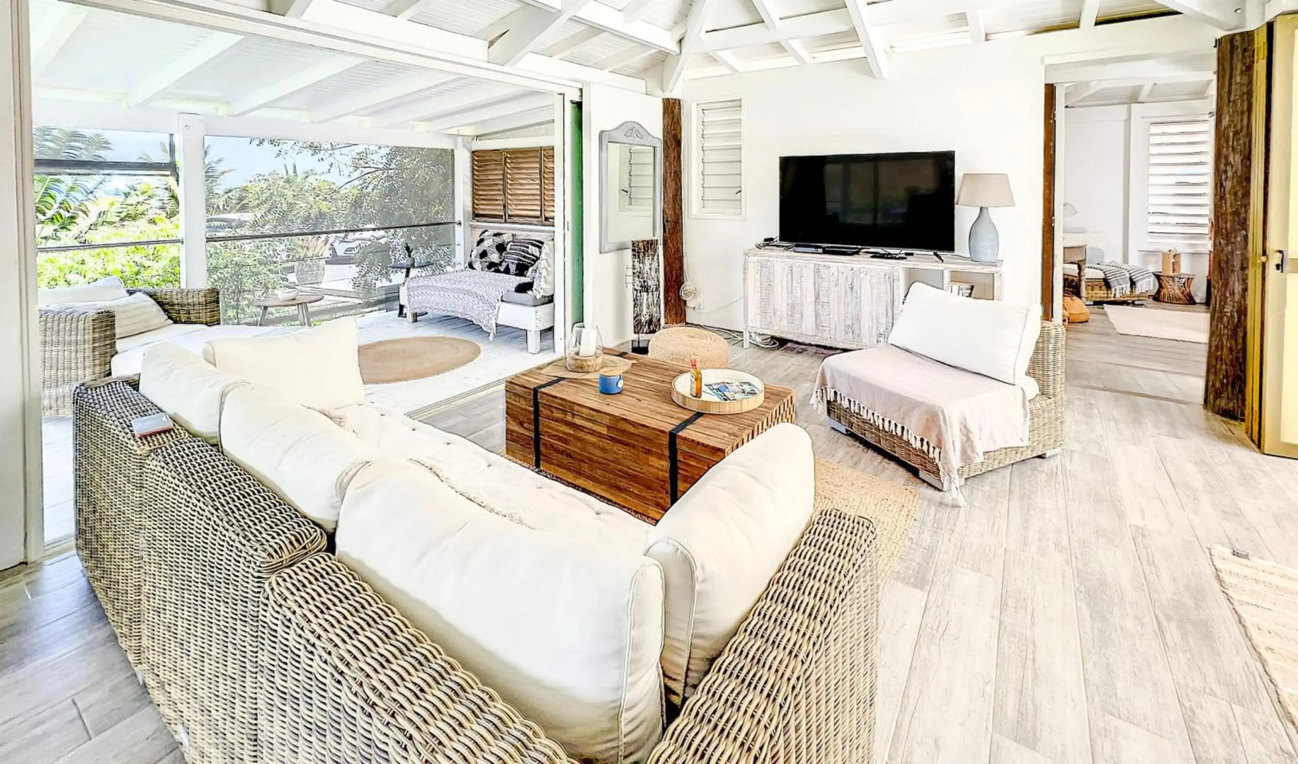 Villa Cazou, sea view, private pool, Wifi 100Mbps