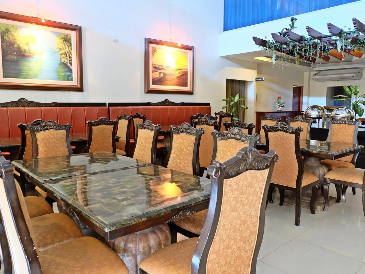 Alona Kew White Beach Resort