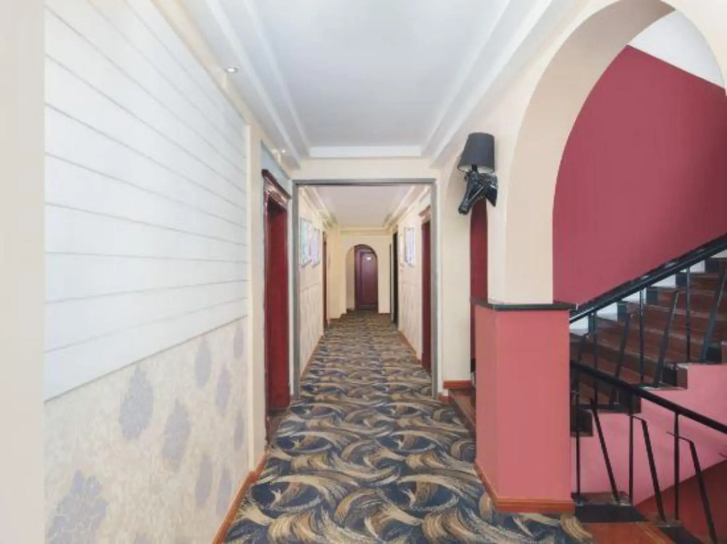 Guangan Linshui Fengge Fashion Hotel