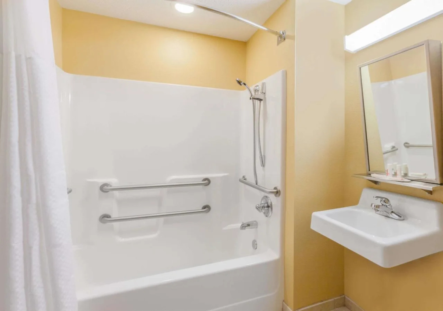 Microtel Inn & Suites by Wyndham Verona