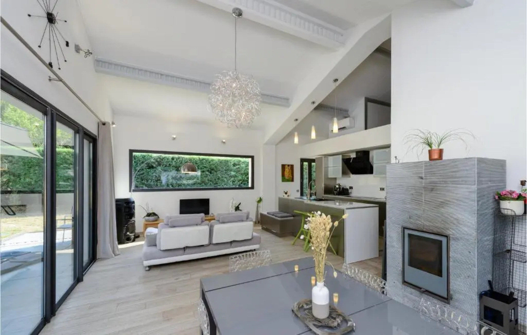 Amazing home in Rognes with 4 Bedrooms, WiFi and Outdoor swimming pool