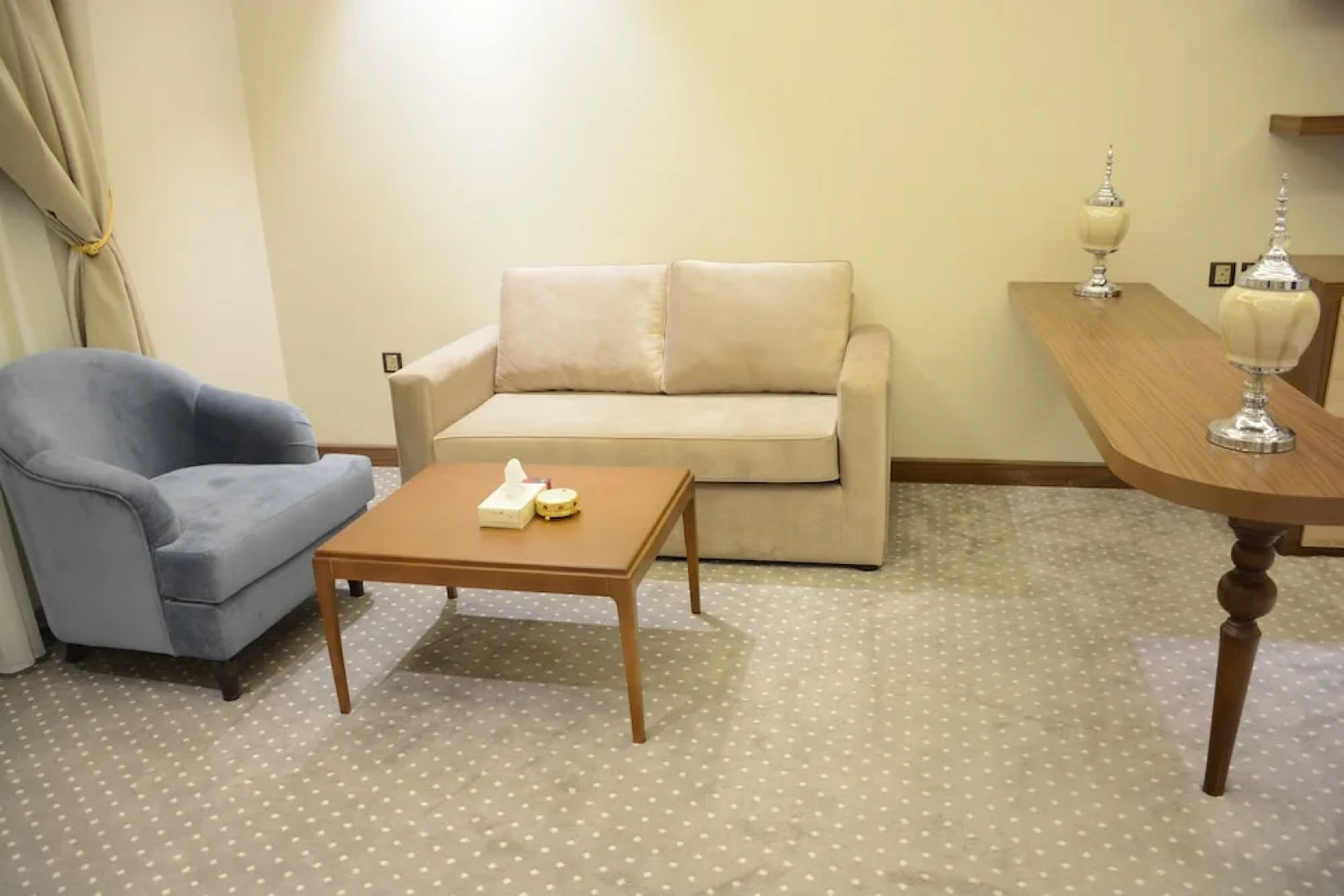 Al-Ewan Hotel Apartments