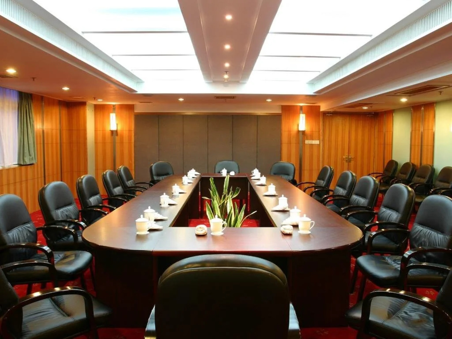 Longyou International Hotel