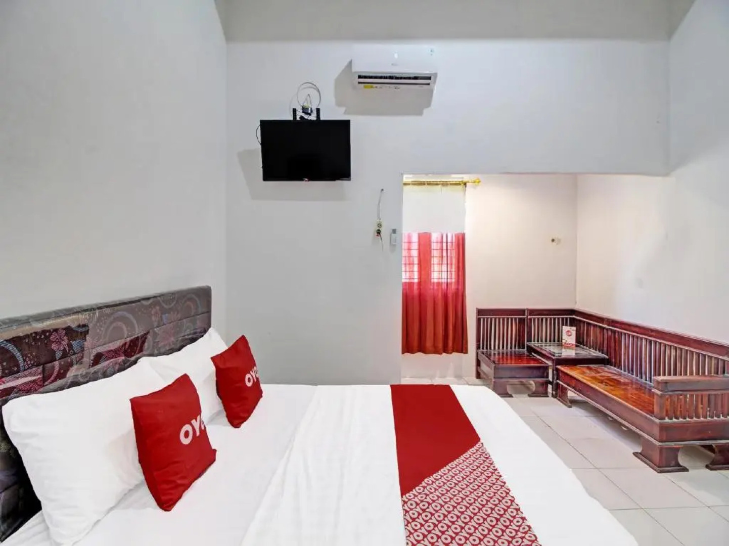 Capital O 91690 Moza Guest House