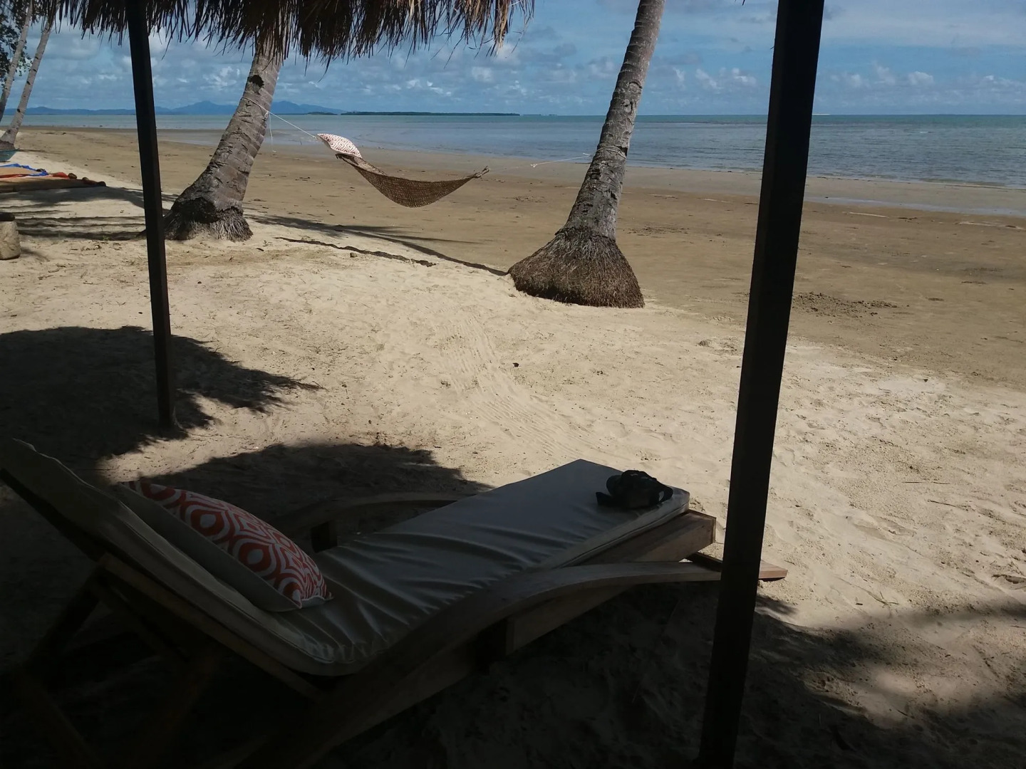 Peace & Love Beach Club