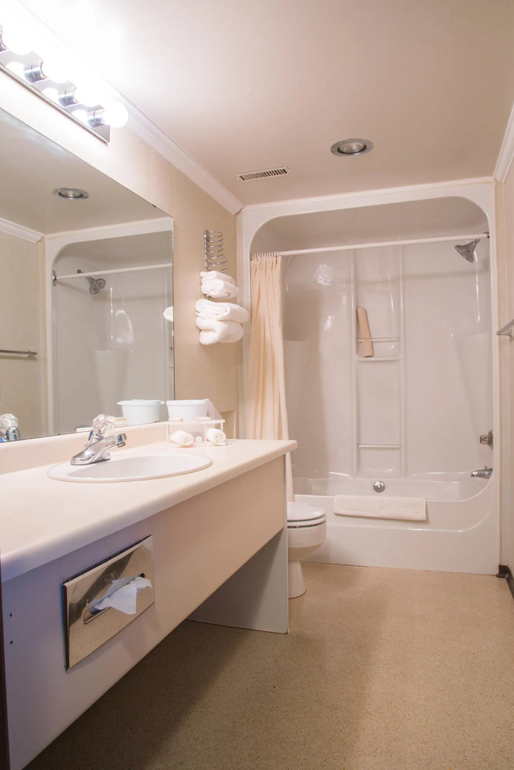 Highliner Hotel & Conference Centre