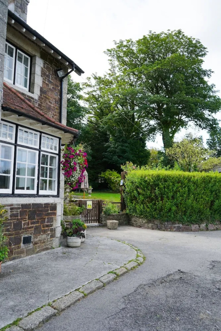 The Fox & Hounds Hotel