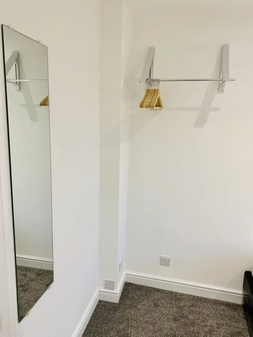 SA Today St Margarets Court Taunton with Fibre Wi-Fi & Netflix