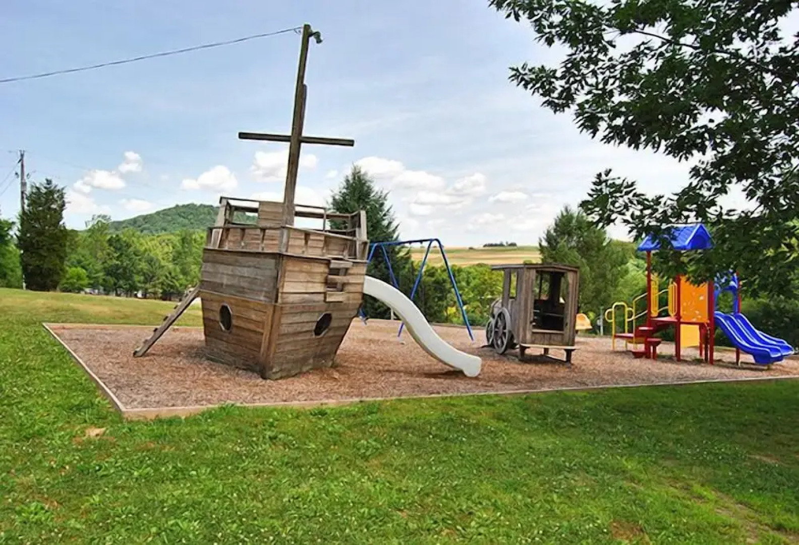 Robin Hill RV Resort & Campground - Caravan Park