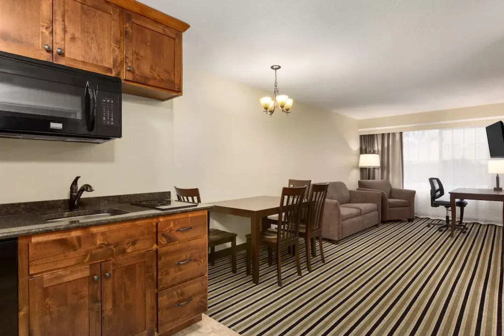 Country Inn & Suites By Radisson, Little Falls, Mn