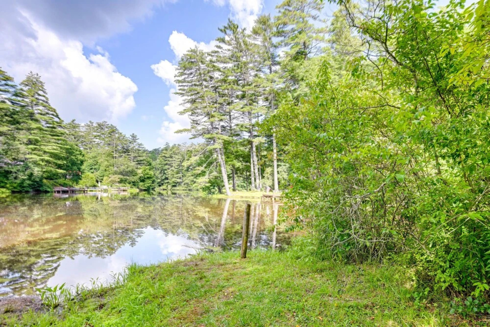 Highlands Vacation Rental - Walk to Mirror Lake!