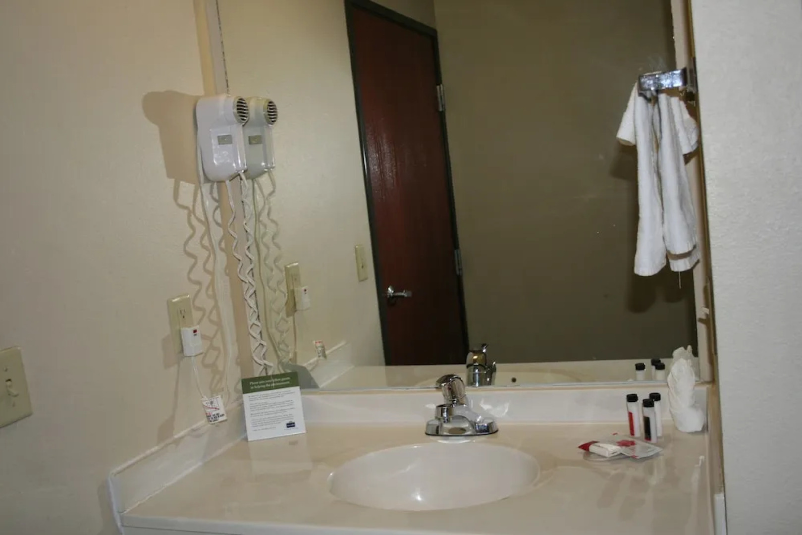 America Inn Lodge & Suites