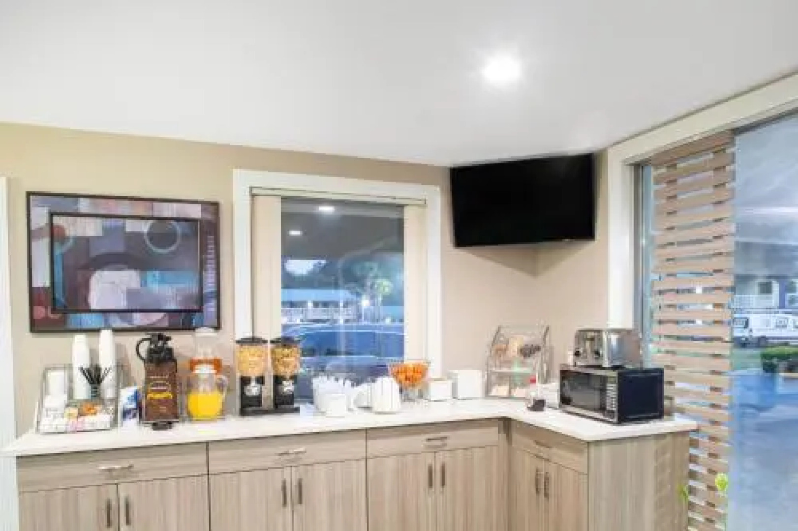 Super Inn - Pensacola