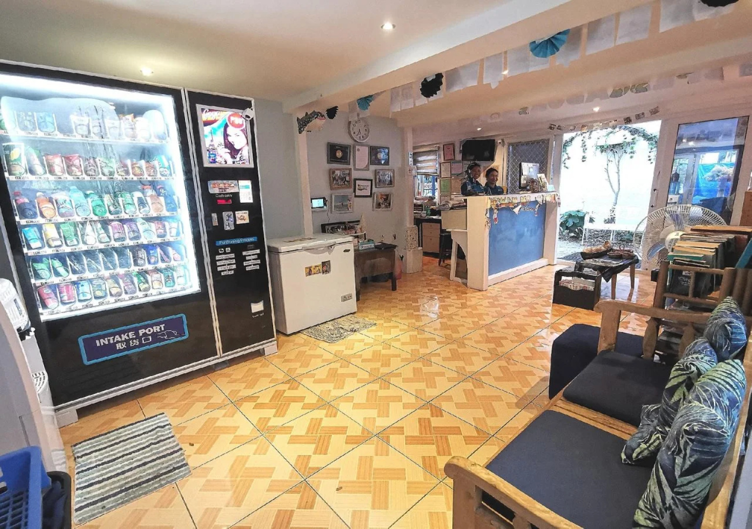 Pescadores Seaview Suites Moalboal