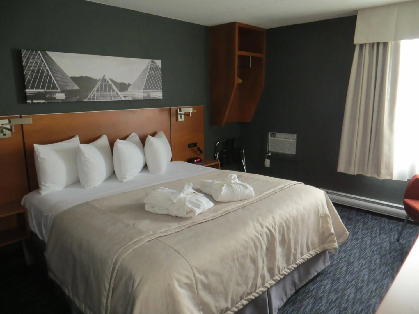 Travelodge by Wyndham Edmonton West