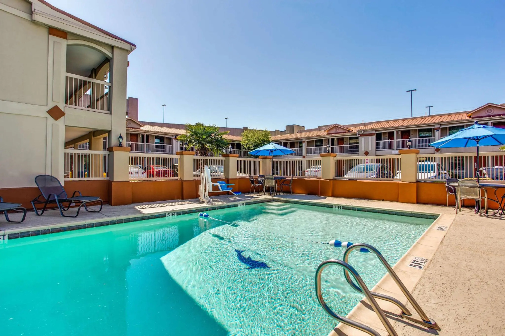Quality Inn & Suites Dallas - Cityplace
