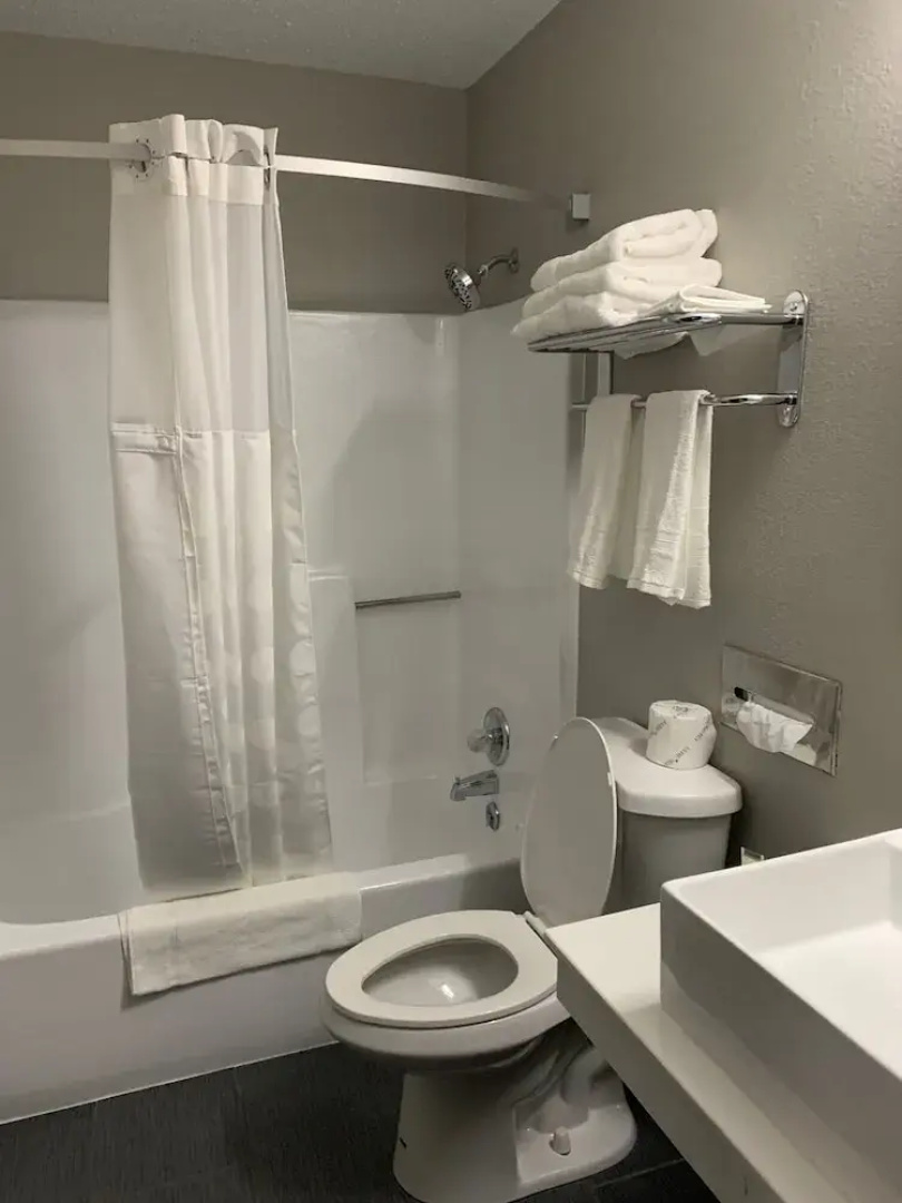Super 8 by Wyndham Kirksville-University Area