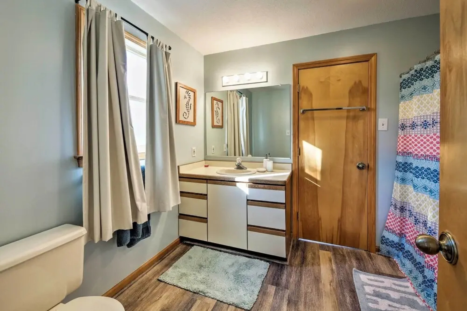 Bright Southern Shores Family Home < 1 Mi to Beach