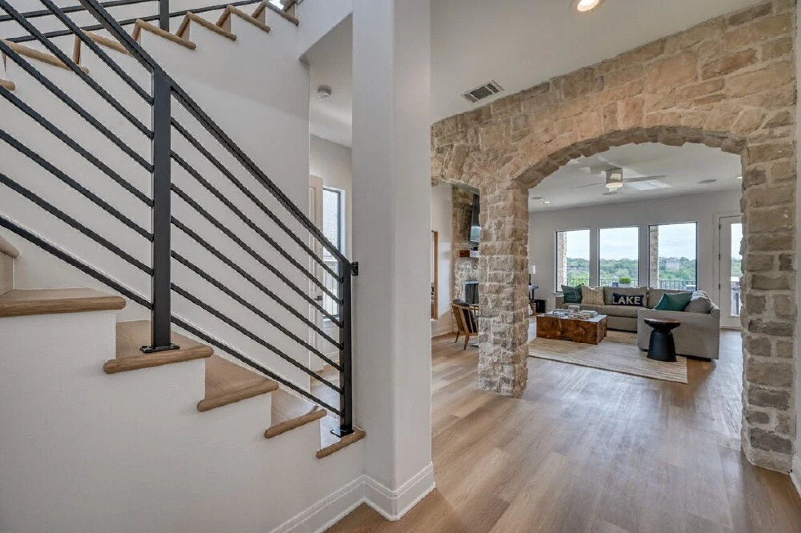 Luxury Lakefront Home-private Dock - Dipping Pool!