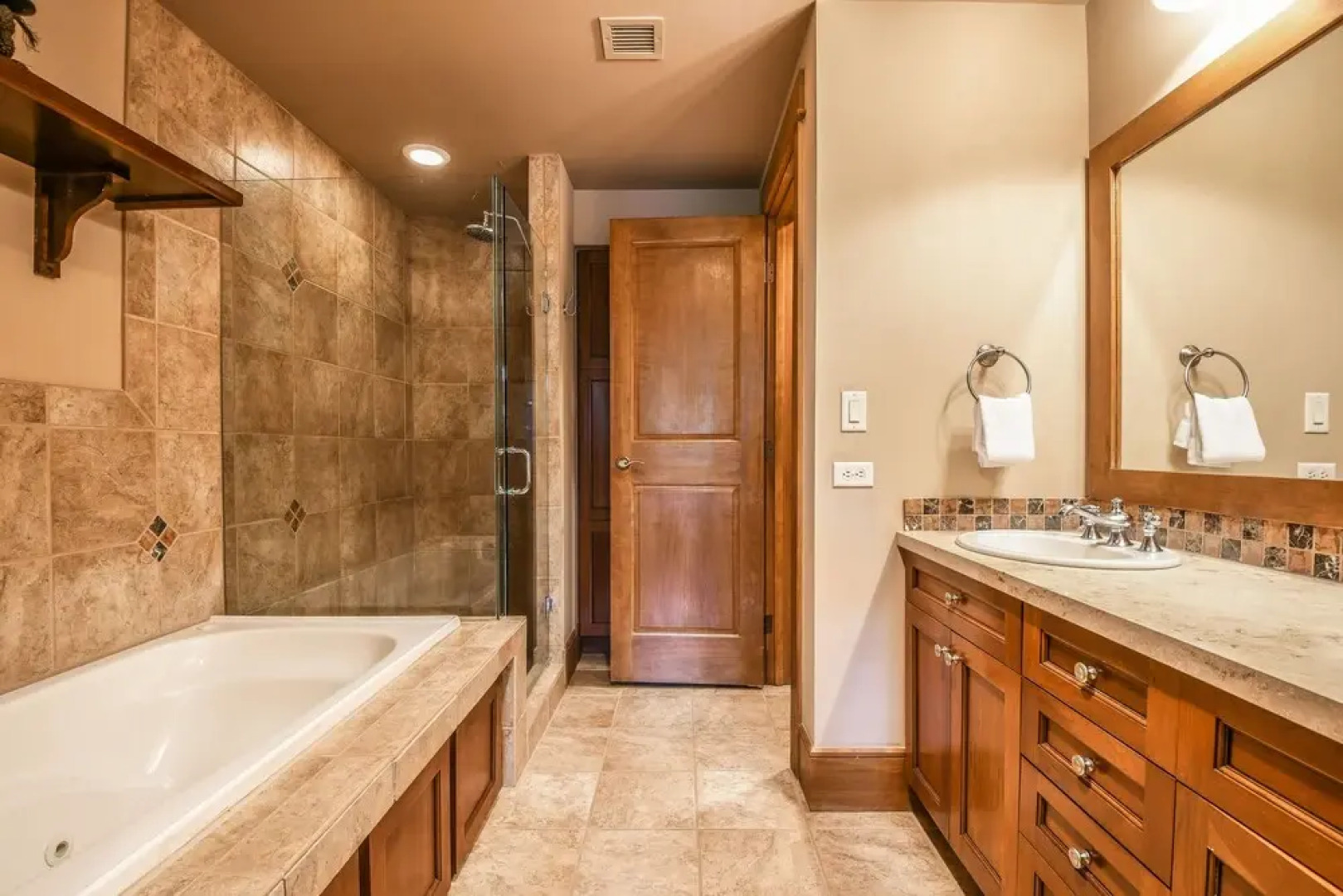 Lone Eagle 3001 by SummitCove Vacation Lodging