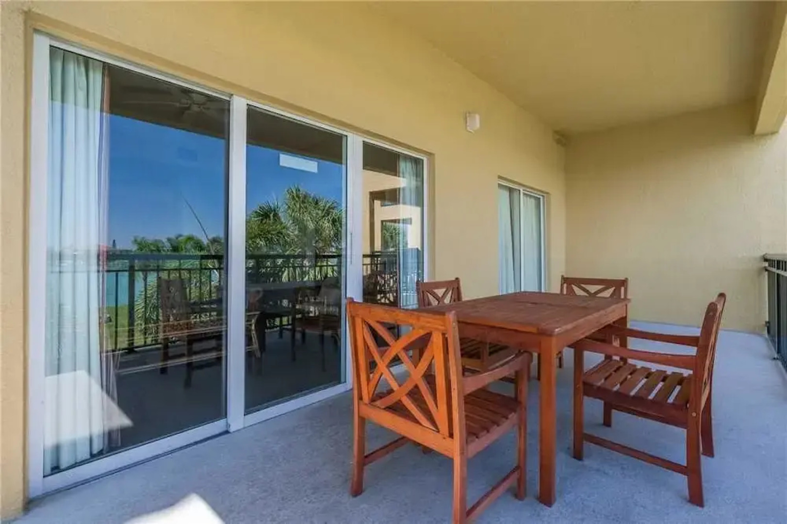 107 - Palms of Treasure Island